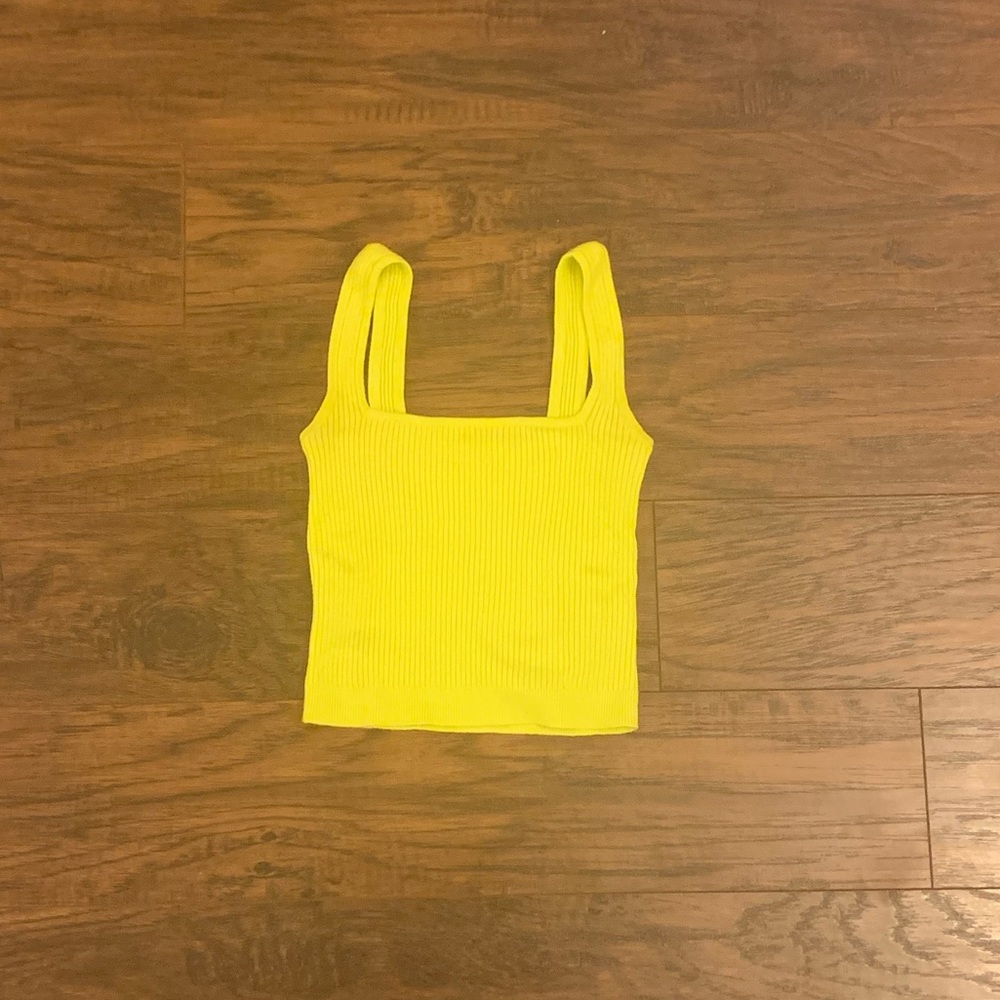 Ribbed garage cropped tank